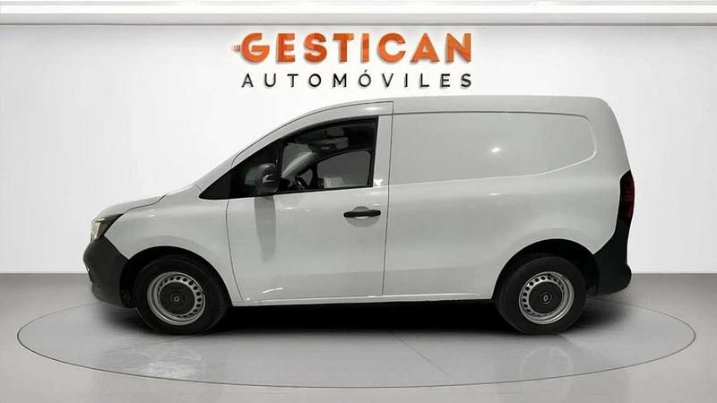 Usado Renault Kangoo 75 CV (55 kW) 2022 Blanco Monovolumen