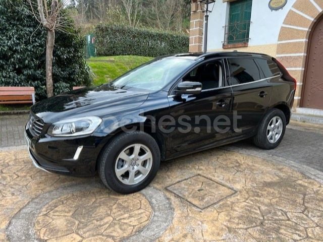 Negro Usado 2014 Volvo XC60 Momentum SUV | 18.999 € (Precio justo) - Imagen 1/4
