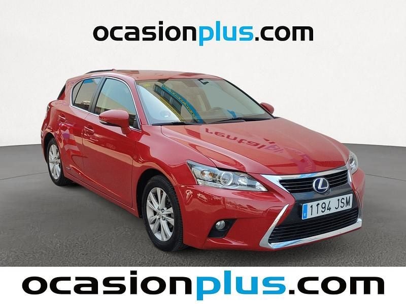 Usado Lexus CT200h Executive Line 136 CV (100 kW) 2016 Rojo Utilitario
