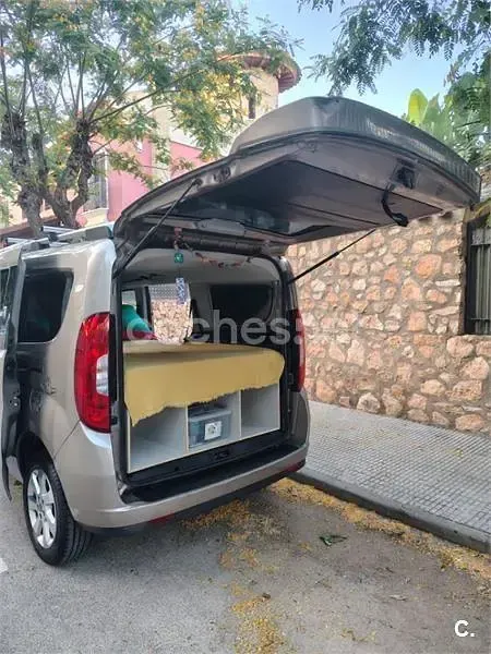 Usado Fiat Doblò Lounge 120 CV (88 kW) 2016 Beige Monovolumen
