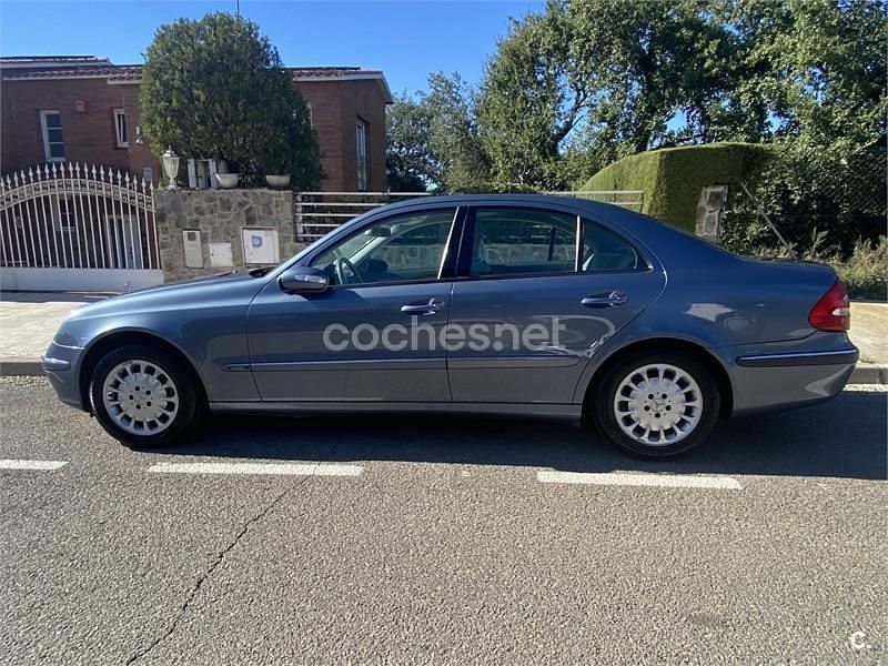 Azul Usado 2004 Mercedes E320 Classic Berlina | 6600 € (Buen precio) - Imagen 1/4