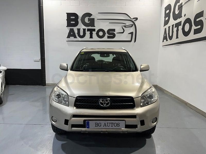 Usado Toyota RAV4 Luna 136 CV (100 kW) 2007 Beige SUV