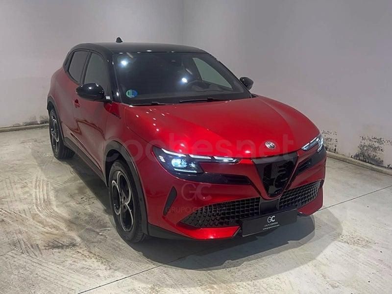 Usado Alfa Romeo Junior Edizione Speciale 145 CV (106 kW) 2024 Rojo SUV
