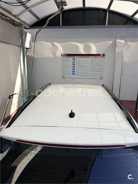 Usado Mercedes C180 120 CV (88 kW) 2015 Blanco Familiar