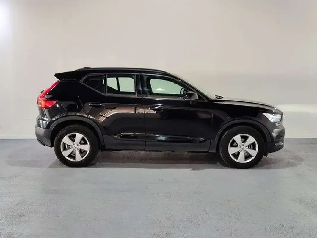 Usado Volvo XC40 Core 2023 Negro SUV