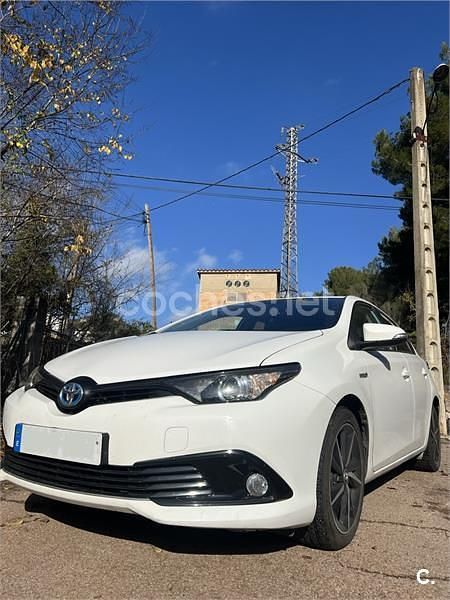 Blanco Usado 2018 Toyota Auris Hybrid Business Edition Berlina | 14.000 € (Buen precio) - Imagen 1/4