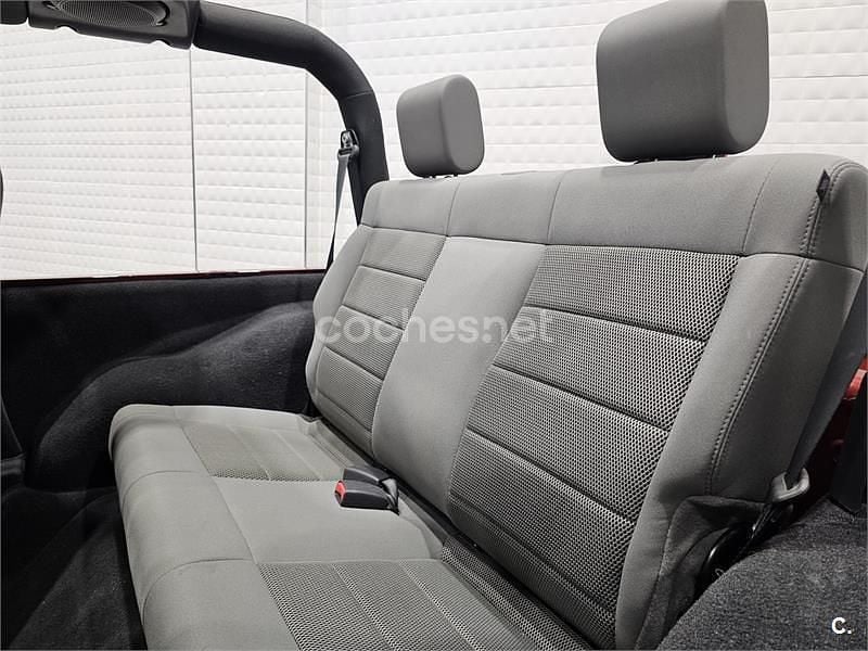 Usado Jeep Wrangler Sahara 200 CV (147 kW) 2016 Granate SUV