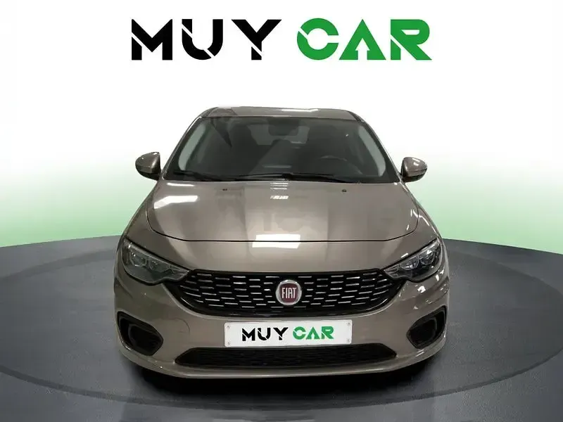 Usado Fiat Tipo Business 95 CV (69 kW) 2019 Beige Familiar