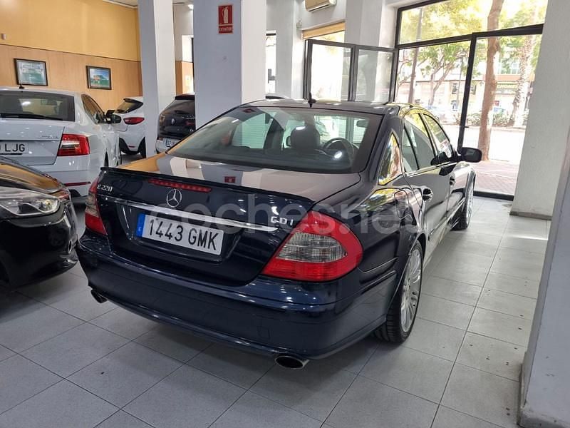 Usado Mercedes E220 Avantgarde 170 CV (125 kW) 2009 Negro Berlina