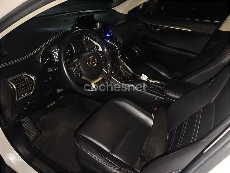 Usado Lexus NX300h Executive Line 197 CV (144 kW) 2014 Blanco SUV