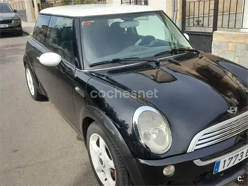 Usado Mini Cooper 115 CV (84 kW) 2002 Negro Utilitario