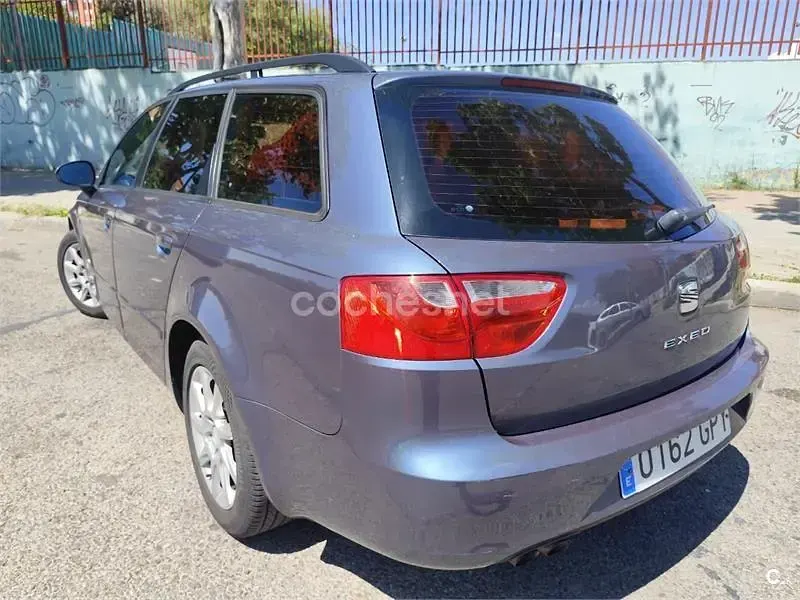 Usado Seat Exeo Reference 143 CV (105 kW) 2009 Azul Familiar