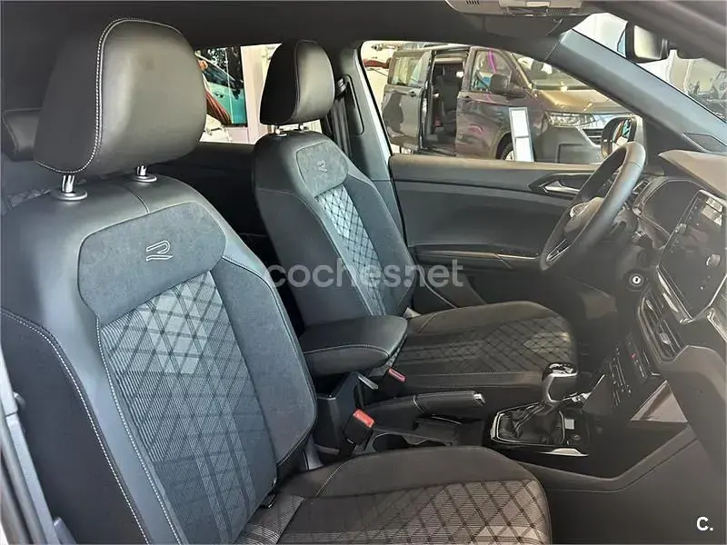 Usado VW T-Cross R-line 116 CV (85 kW) 2025 Negro SUV