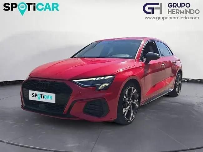 Usado Audi A3 Ambiente 116 HP (85 kW) 2022 Vermelho Sedan