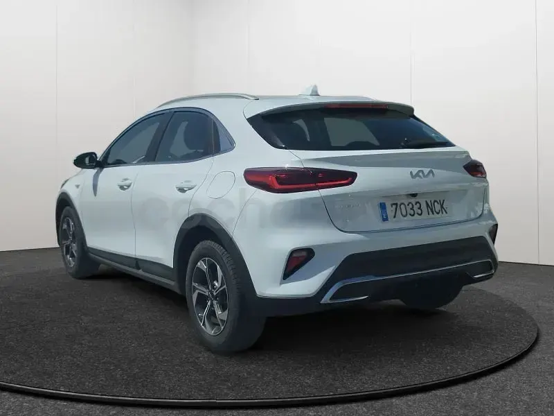 Usado Kia XCeed 100 CV (73 kW) 2025 Blanco SUV