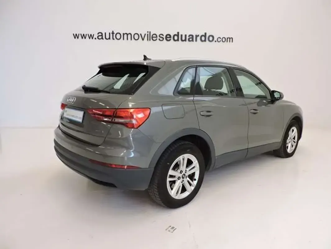 Usado Audi Q3 Business 200 CV (147 kW) 2021 Gris SUV