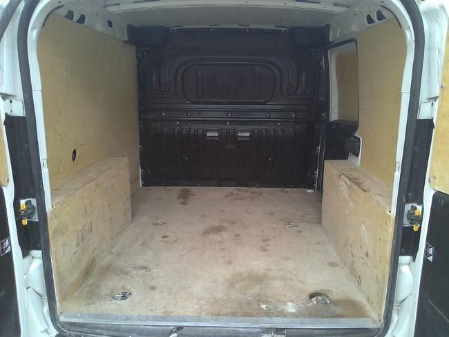 Usado Fiat Doblò 95 CV (69 kW) 2022 Blanco Monovolumen