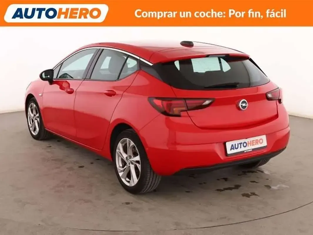 Usado Opel Astra Dynamic 125 CV (91 kW) 2016 Rojo Berlina