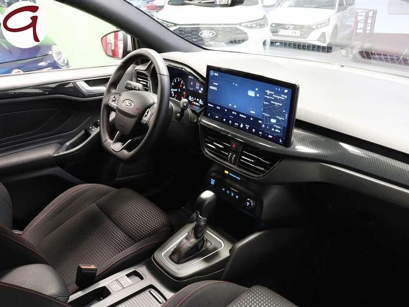 Usado Ford Focus ST-Line 155 CV (114 kW) 2024 Plateado Familiar