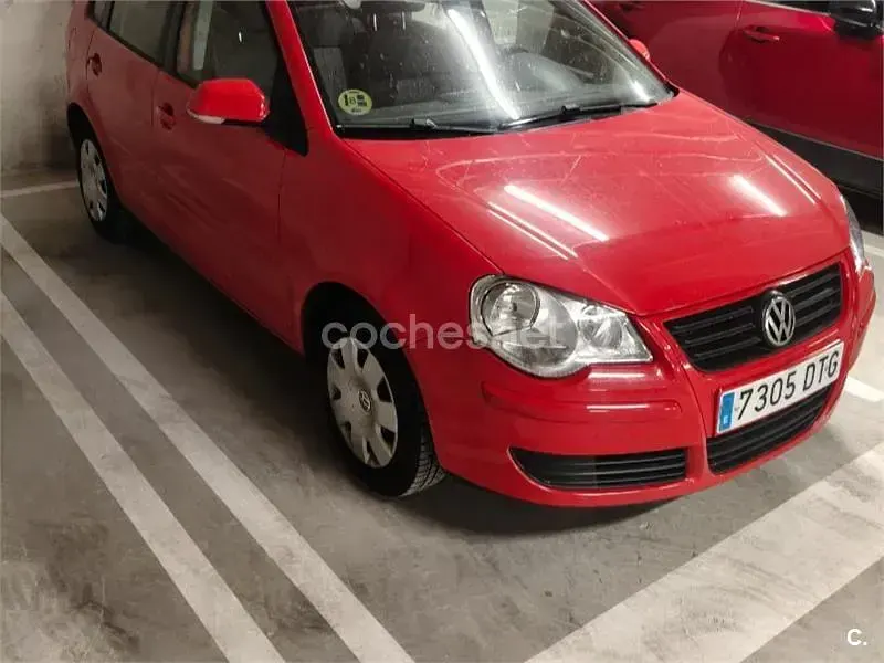 Usado VW Polo Advance 75 CV (55 kW) 2005 Rojo Utilitario