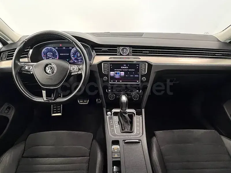 Usado VW Passat Sportline 150 CV (110 kW) 2016 Gris / plata Berlina