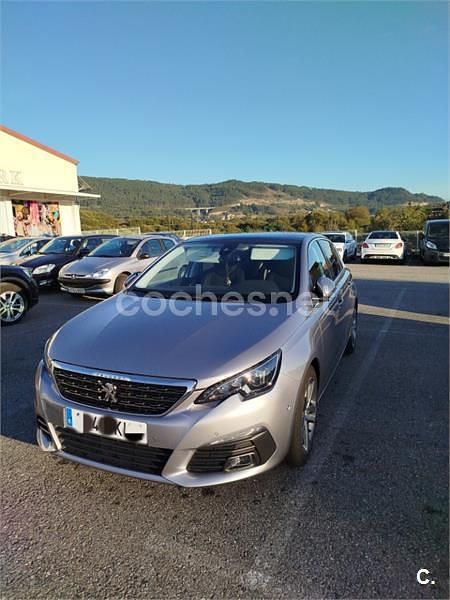 Usado Peugeot 308 Allure 110 CV (80 kW) 2018 Gris / plata Berlina