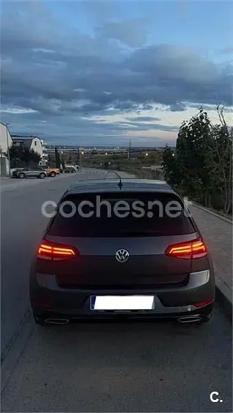 Usado VW Golf VII Advance 116 CV (85 kW) 2018 Gris / plata Berlina