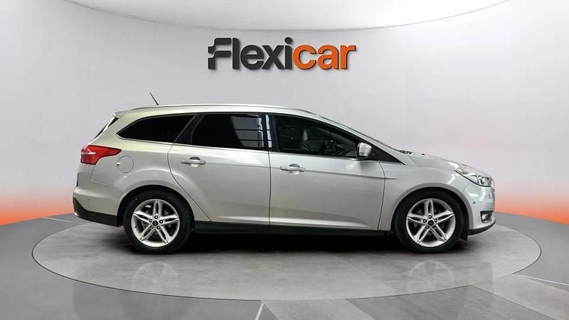 Usado Ford Focus Trend+ 125 CV (91 kW) 2017 Gris Familiar