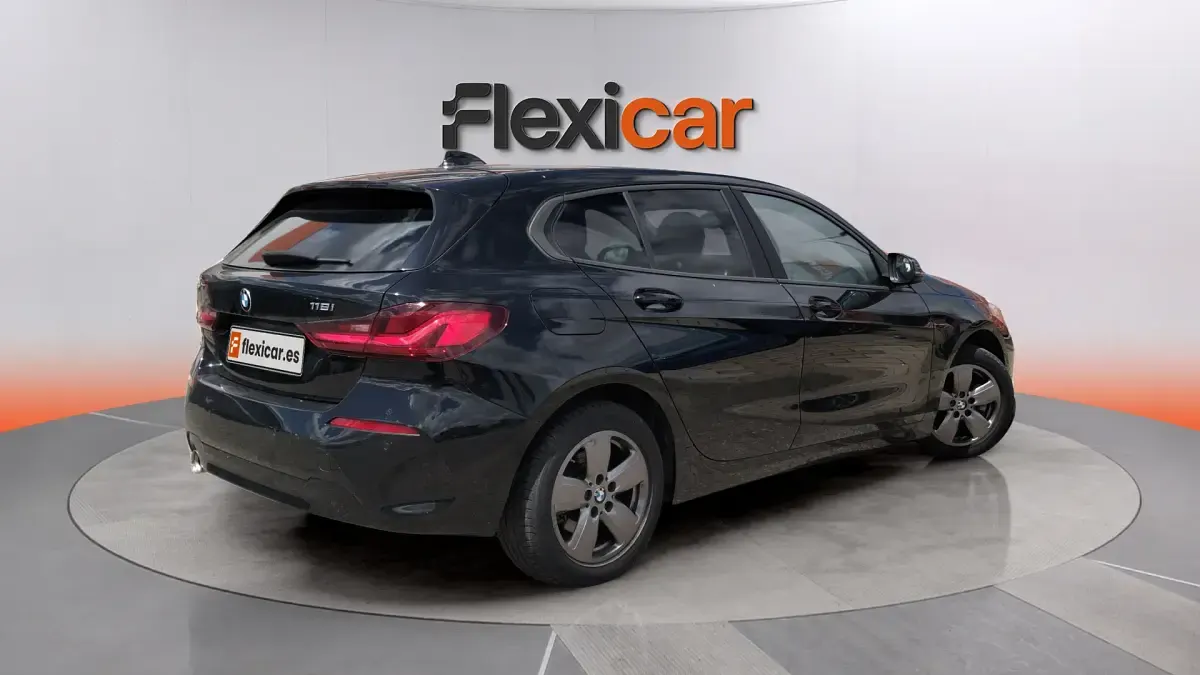 Usado BMW 118 140 CV (102 kW) 2021 Negro Utilitario