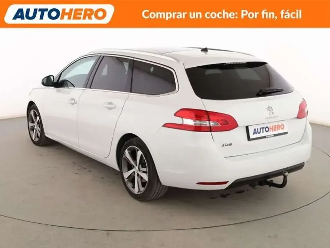 Usado Peugeot 308 Allure 131 CV (96 kW) 2015 Blanco Utilitario