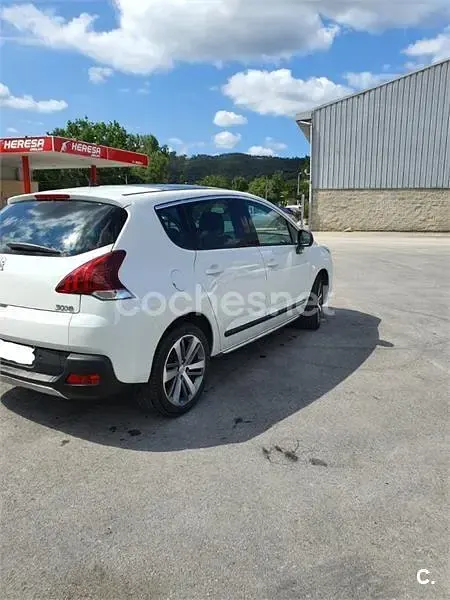 Usado Peugeot 3008 Allure 163 CV (119 kW) 2014 Blanco Familiar