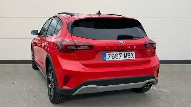 Usado Ford Focus Active 155 CV (114 kW) 2022 Rojo