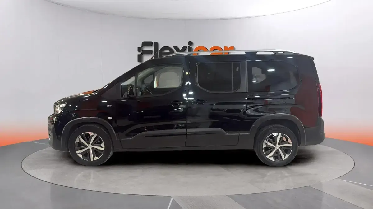 Usado Peugeot Rifter GT 131 CV (96 kW) 2021 Negro Monovolumen