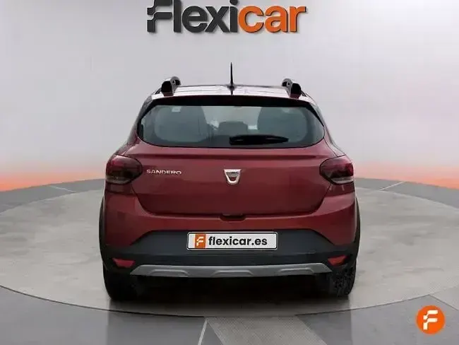 Usado Dacia Sandero Essentiel 91 CV (66 kW) 2022 Rojo