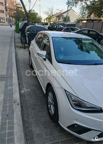 Usado Seat Ibiza Style 110 CV (80 kW) 2022 Blanco Utilitario