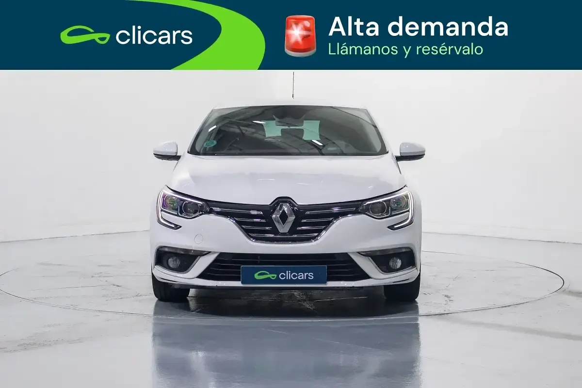 Usado Renault Mégane Zen 130 CV (95 kW) 2017 Blanco Berlina