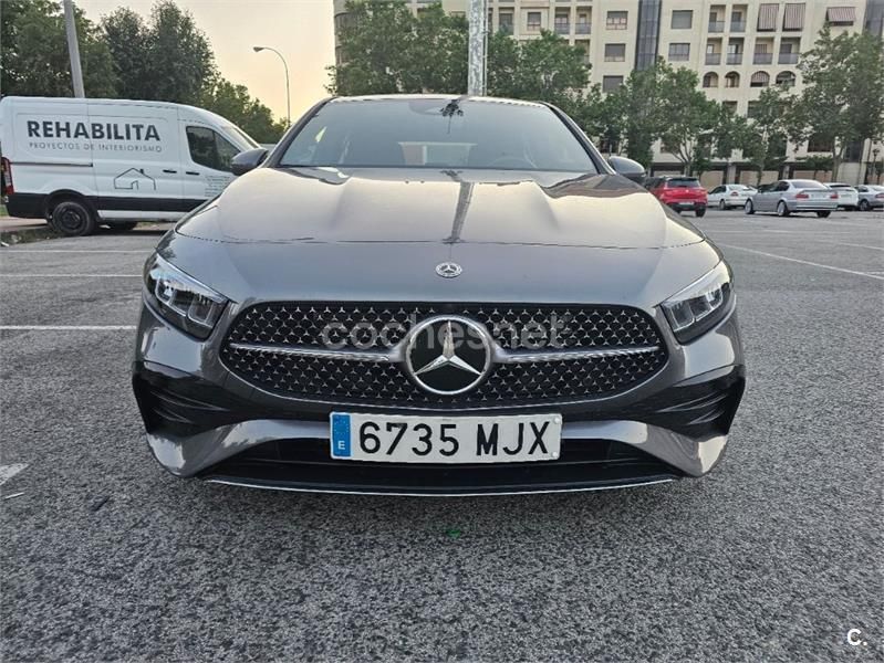 Gris / plata Usado 2023 Mercedes A180 Berlina | 29.750 € (Precio justo) - Imagen 1/4