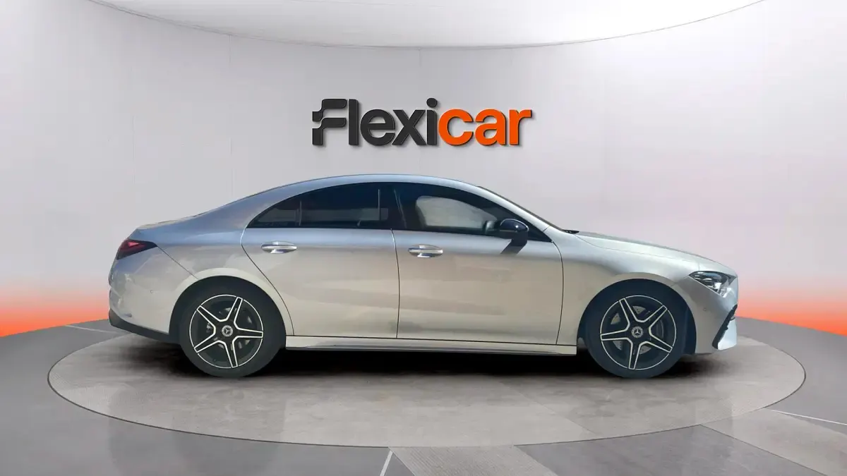 Usado Mercedes CLA200 163 CV (119 kW) 2024 Gris Berlina