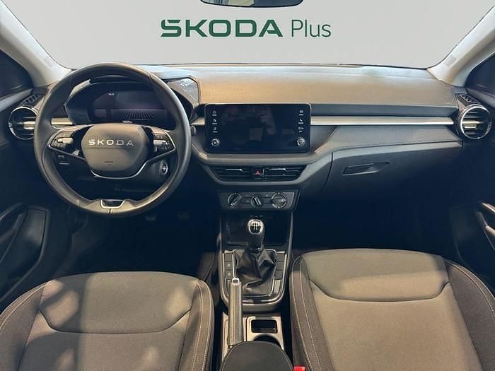 Usado Skoda Fabia Selection 95 CV (69 kW) 2025 Negro Utilitario