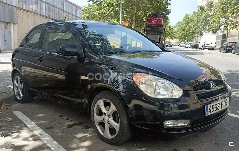 Usado Hyundai Accent 110 CV (80 kW) 2007 Negro Berlina