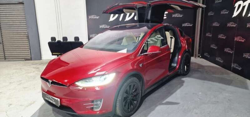 Rojo Usado 2020 Tesla Model X Performance SUV | 47.990 € (Buen precio) - Imagen 1/4
