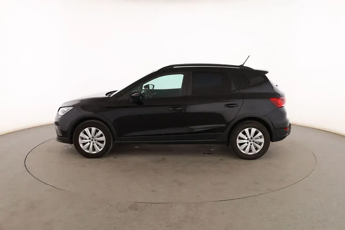 Usado Seat Arona Style 110 CV (80 kW) 2022 Negro SUV