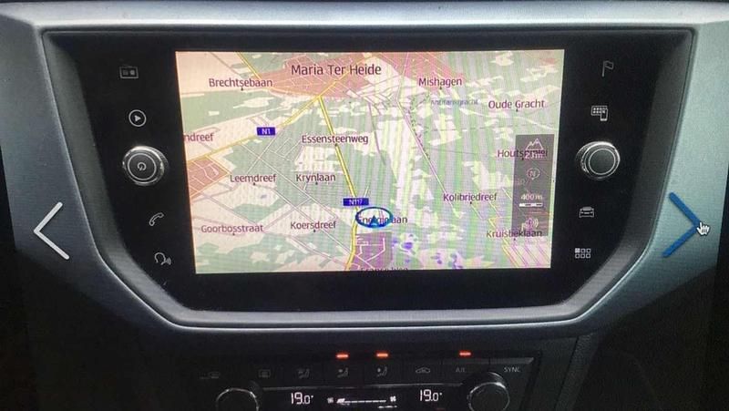 Usado Seat Arona Ecomotive 116 CV (85 kW) 2018 Gris SUV