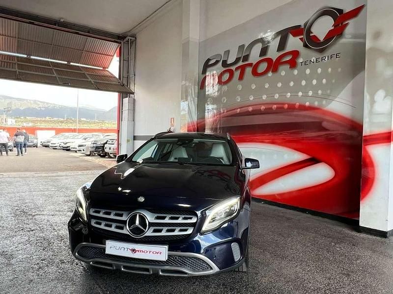 Usado Mercedes GLA200 136 CV (100 kW) 2017 Azul SUV
