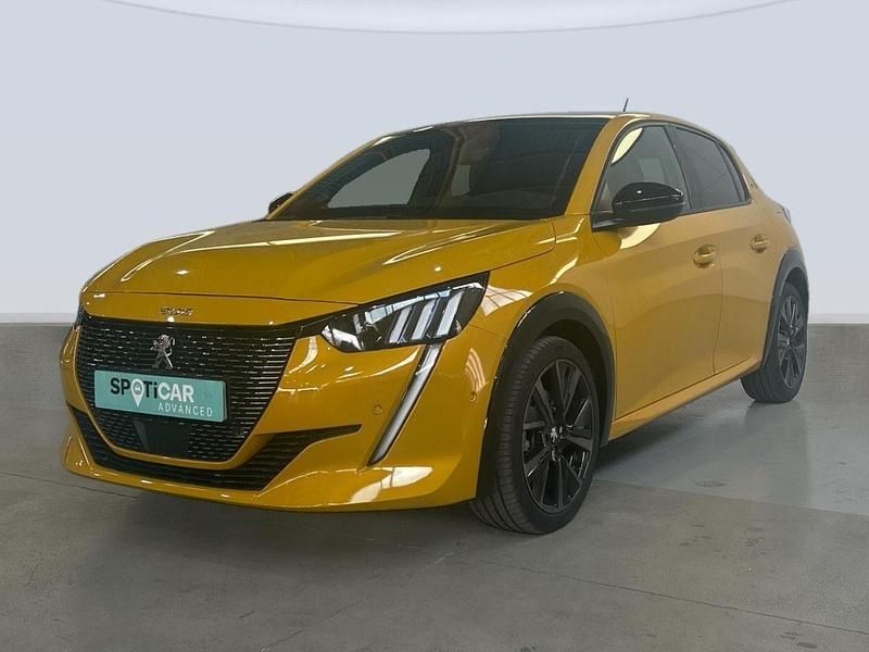 Amarillo Usado 2021 Peugeot 208 GT Utilitario | 17.900 € (Un poco caro) - Imagen 1/4