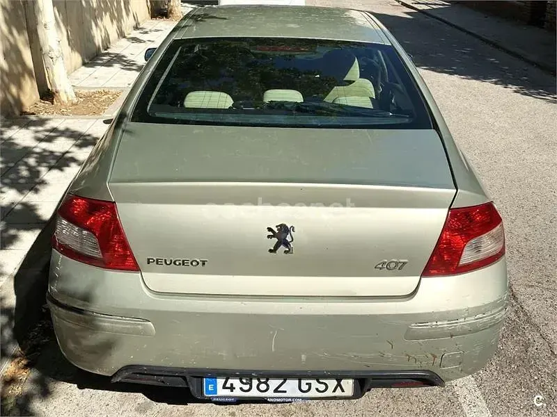 Usado Peugeot 407 110 CV (80 kW) 2010 Beige Berlina