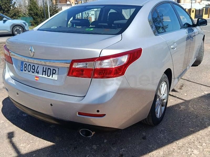 Usado Renault Latitude Expression 150 CV (110 kW) 2011 Gris / plata Berlina