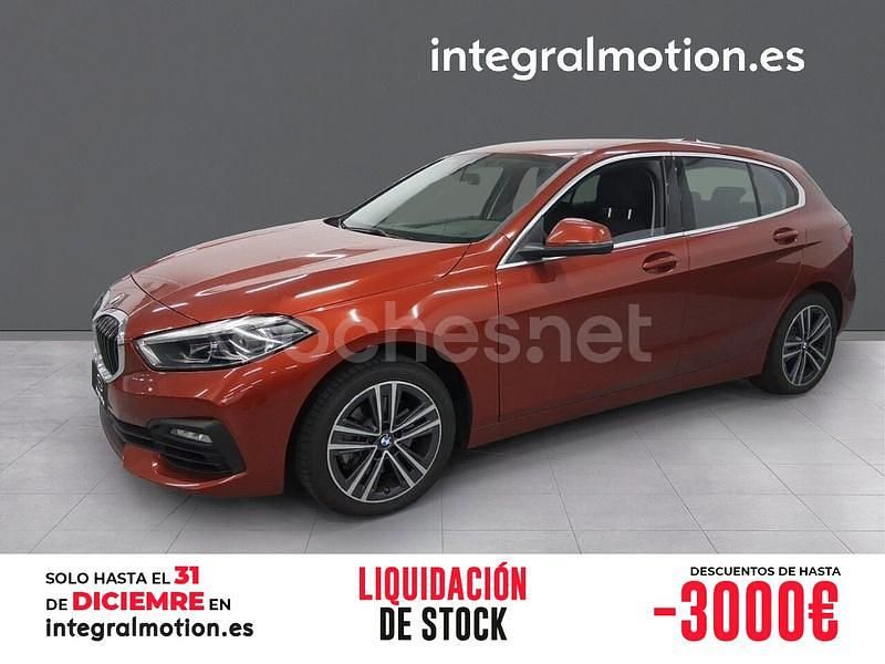 Rojo Usado 2023 BMW 118 Utilitario | 25.900 € (Precio justo) - Imagen 1/4