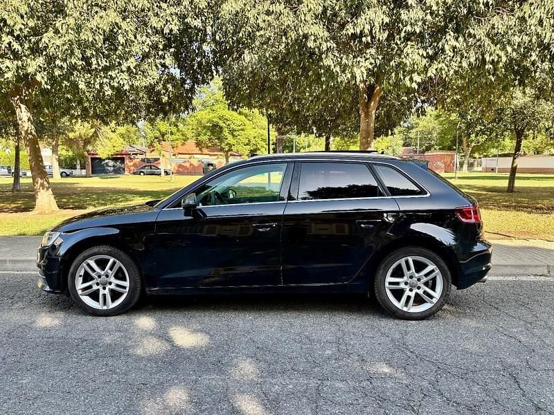 Usado Audi A3 Sportback Ambition 140 CV (102 kW) 2013 Negro Utilitario
