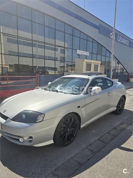 Usado Hyundai Coupé 167 CV (122 kW) 2002 Gris / plata Coupe